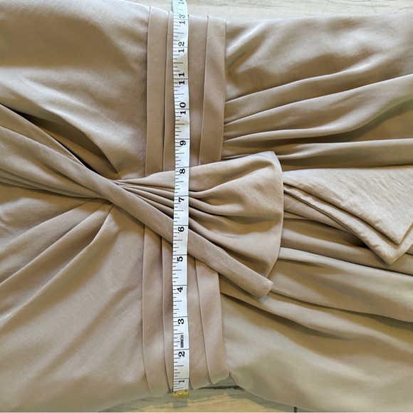 BCBG MAXAZRIA  One Shoulder Bridal Wedding  Dress SIZE 6 Taupe - Picture 8 of 13